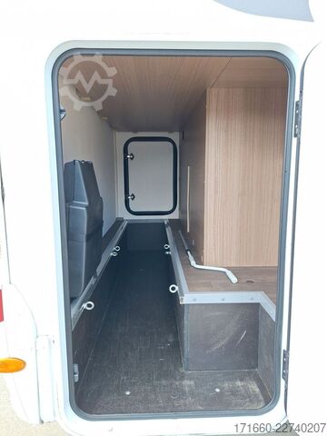 Alkove-camper CARADO A 132 wenig Kilometer
