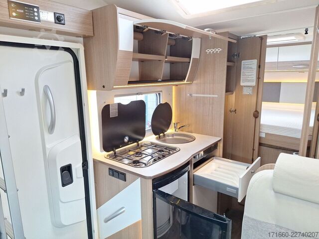 Alkove-camper CARADO A 132 wenig Kilometer