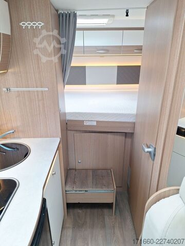 Alkove-camper CARADO A 132 wenig Kilometer