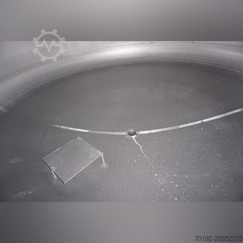 30.000 liter verticale opslagtank van V2A roestvrij staal met zijdelings geplaatste propellerroerder Hagemann K0152