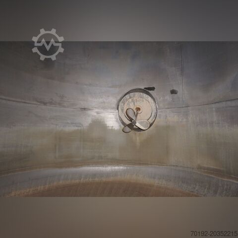 30.000 liter verticale opslagtank van V2A roestvrij staal met zijdelings geplaatste propellerroerder Hagemann K0152