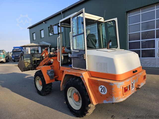 Loader Scheff 833