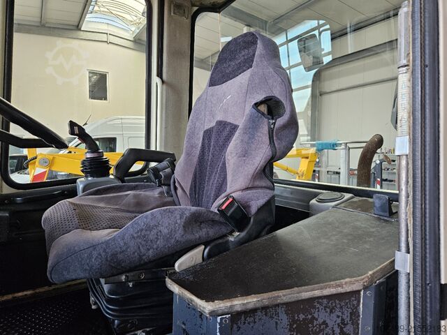 Loader Scheff 833