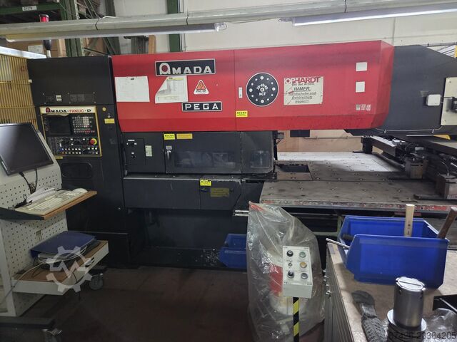 Machine de poinçonnage et grignotage Amada PEGA-204040