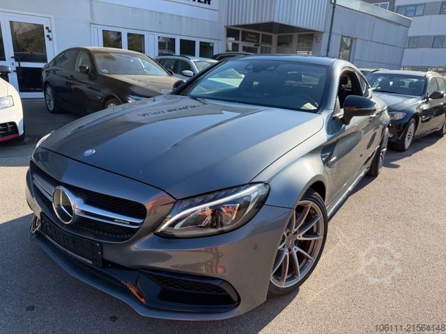 Van MERCEDES-BENZ C 63 AMG V8 C Night-Paket (AMG) Burmester Comand