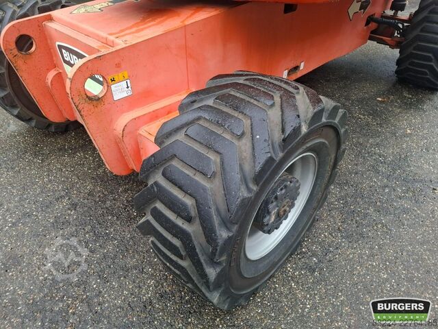 Leddelt teleskopisk arbejdsplatform JLG 800AJ