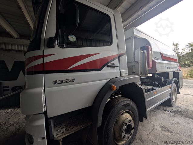 Camion-citerne Mercedes-Benz LKW Tankfahrzeug MB Atego