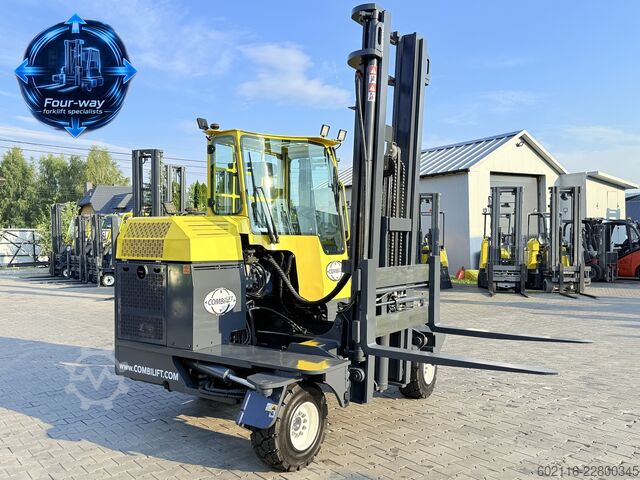 Carrello elevatore a 4 direzioni Combilift C3000XL GAS DUPLEX 4550 FORK POSITIONER