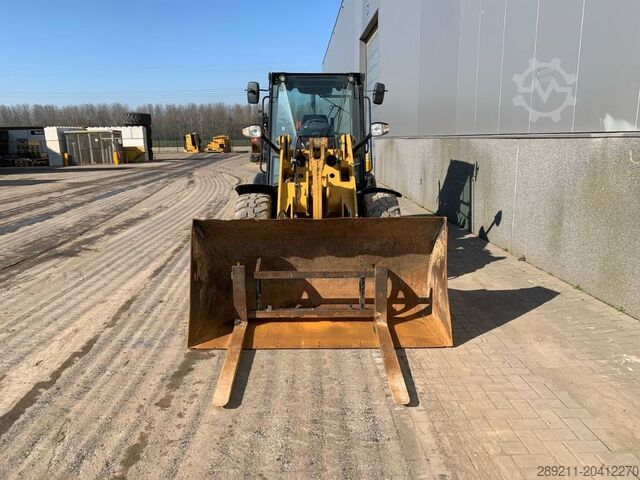 Wheel loader CAT 906