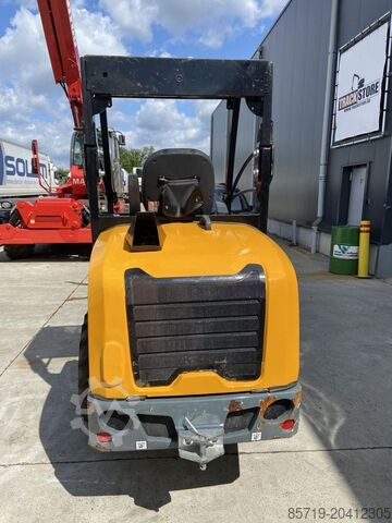 Loader GiANT G2700 Xtra HD (6436)