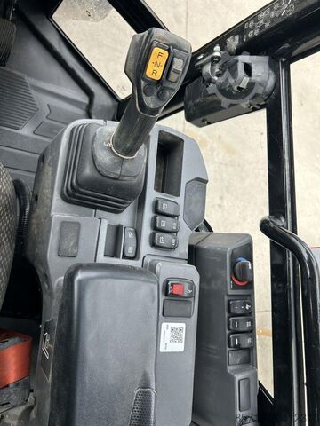 Loader CAT 906M (8758)