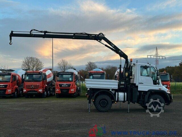 Lastbilmonteret kranvogn Unimog U 300 4x4 mit Kran Nur 78.144 KM zGG.7.490Kg.