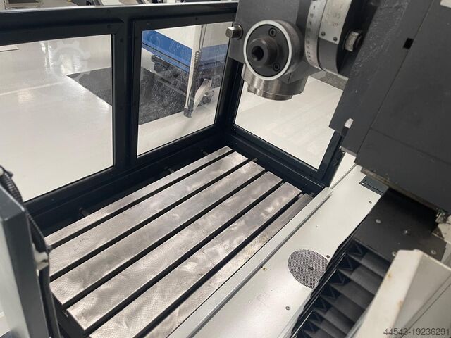 Mașină de frezat AVIA FNE 40 P