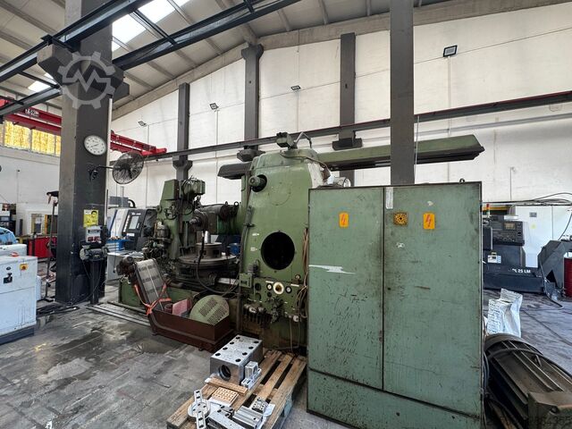  Liebherr 