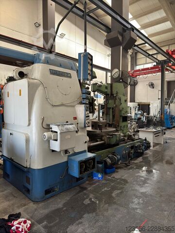  Liebherr 