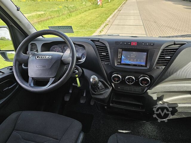 High-roof van IVECO DAILY 35 S 14