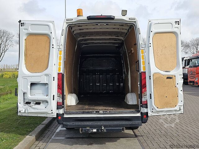 High-roof van IVECO DAILY 35 S 14
