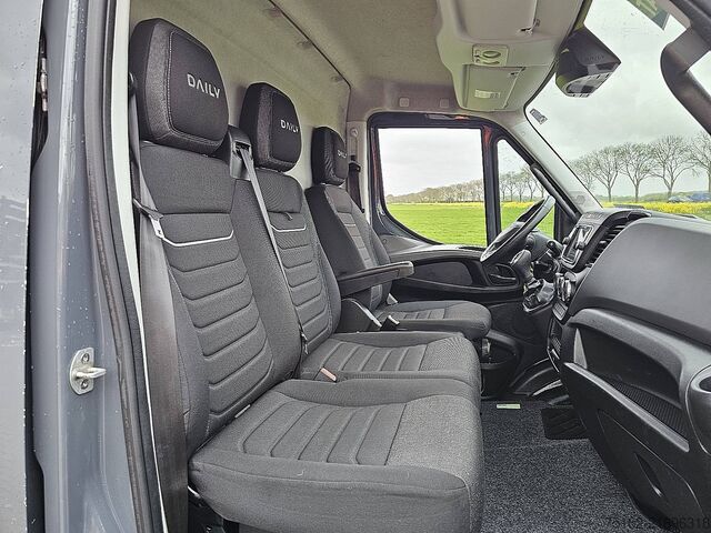 High-roof van IVECO DAILY 35S18 ac automaat EURO6