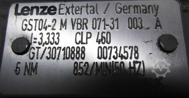 Getriebemotor 0,55 kW 852 U/min Lenze MDXMA42M071-31