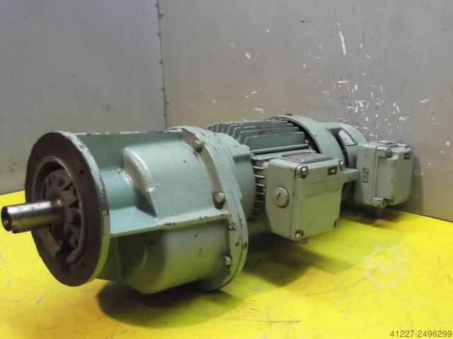 Moteur à engrenages 0,2/0,4 kW 32/65 tr/min BAUER G12-20/DPK884-200