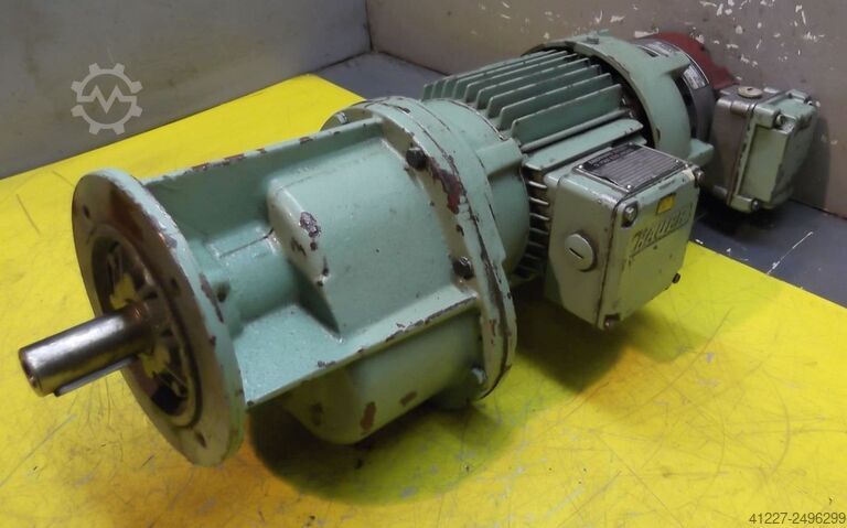 Moteur à engrenages 0,2/0,4 kW 32/65 tr/min BAUER G12-20/DPK884-200