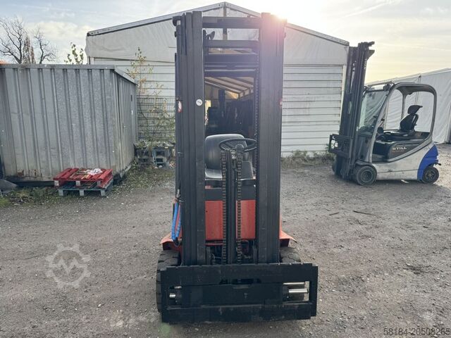 Electric 3-wheel forklift Linde E15