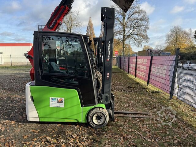 Electric 3-wheel forklift Jungheinrich EFG218