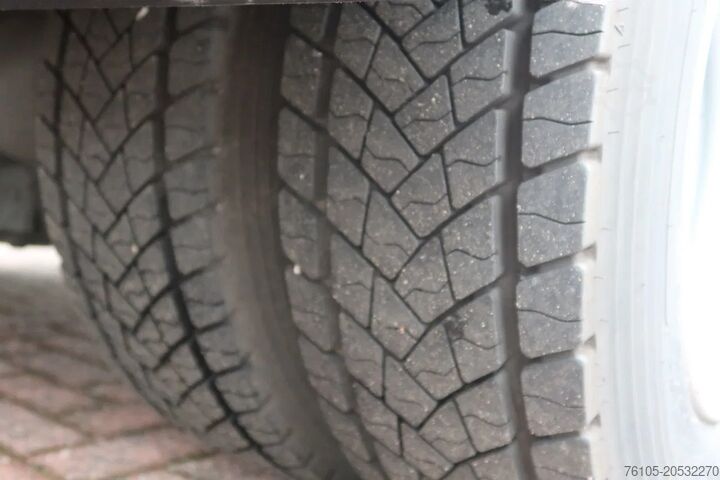 Koffer DAF LF 210 Bakwagen+ Dhollandia 1500 kg Comfort cabine