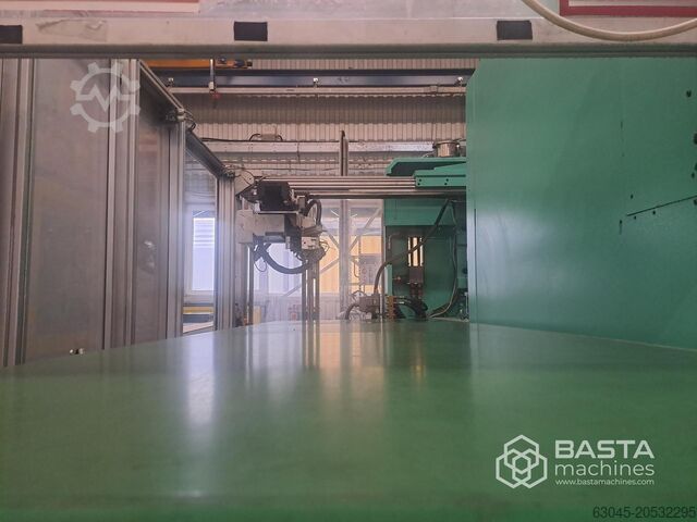 Arburg 630 S 2500 - 1300 Multilift H robottal és B-Actise-szal (2004) Arburg 630 S 2500 - 1300 with robot Multilift H mit B-Actise