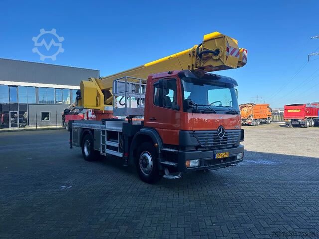 Platforma de ridicare Mercedes-Benz Atego 1823 Multitel J 328 Alu  28 Mtr.