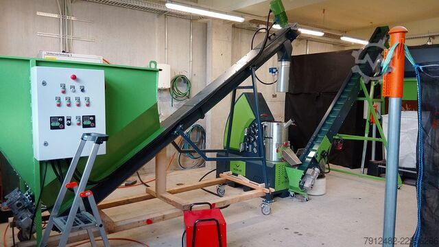 Pelletiseer fijne biomassa | EcoKraft RP18 GEN2 Pelletpers met bunker en zeef EcoKraft AG RP18 GEN2