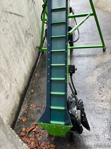 Pelletiseer fijne biomassa | EcoKraft RP18 GEN2 Pelletpers met bunker en zeef EcoKraft AG RP18 GEN2