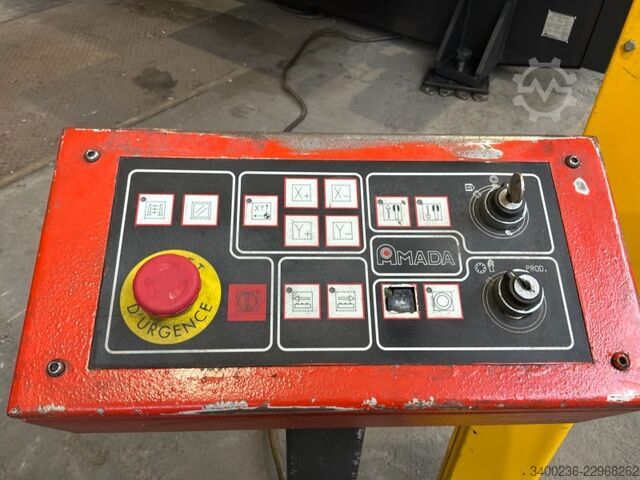 1993 Amada Arcade 210 CNC διάτρητική και αποκοπτική μηχανή, γενικά ανακατασκευασμένη Amada Arcade 210 CNC