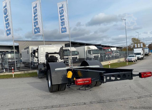 Platós teherautó MAN TGM 18.250 4x2 LL/FG/RS 5.775 mm/NL 12,2 to/Neu