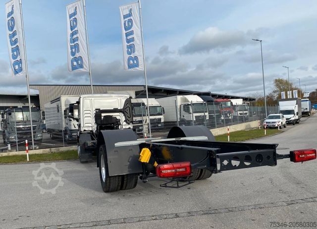 Dobozos teherautó MAN TGM 18.250 4x2 LL/FG/RS 5.775 mm/NL 12,2 to/Neu