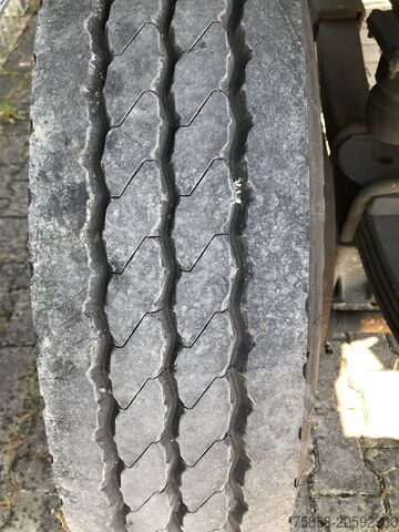 Släpvagn med flak och presenning SCHMITZ 3Achser Bundeswehr mit HU+SP TOP Zustand