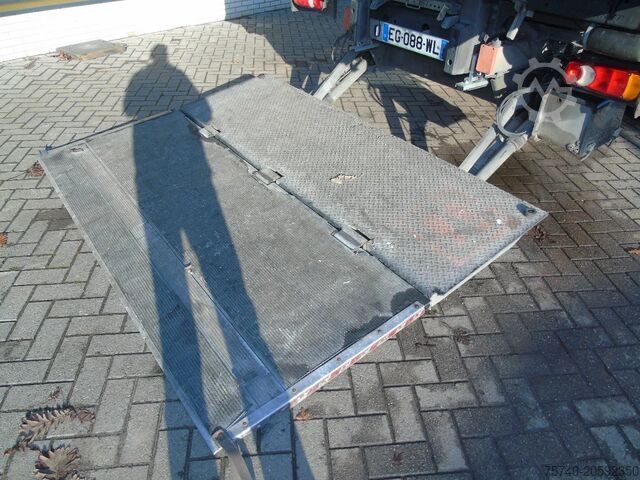 Soğutmalı/dondurulmuş taşıma Volvo FL 14.210 + ATP/FRC + CARRIER + LIFT