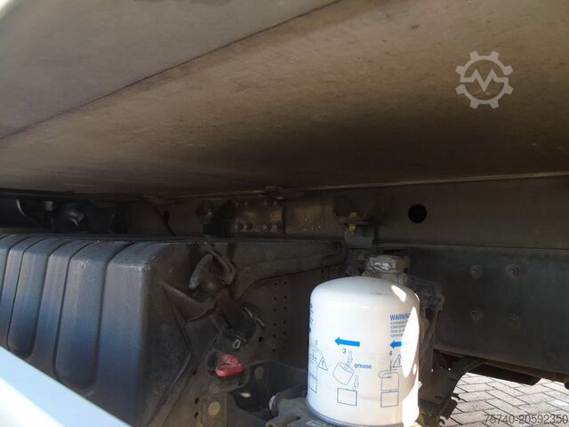 Soğutmalı/dondurulmuş taşıma Volvo FL 14.210 + ATP/FRC + CARRIER + LIFT