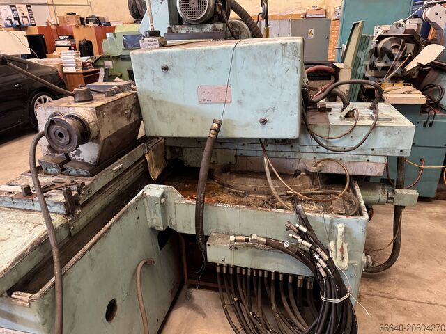 Machine à rectifier cylindrique TOS Hostivař BHU 32A/1000