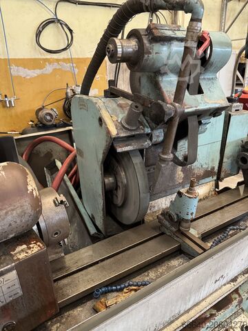 Machine à rectifier cylindrique TOS Hostivař BHU 32A/1000