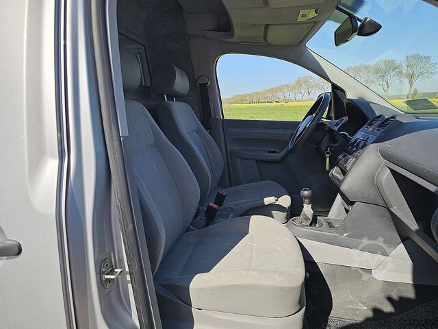 Bőrönd VOLKSWAGEN CADDY 2.0 L1 NAP Bumpers-Kleur
