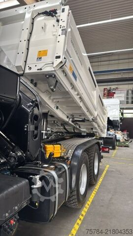 Camion-benne tricar MAN TGS  33.520 6X6 NEU 3-S-KIPPER BORDMATIK HIAB KRAN X-352E HIPRO, MIETKAUF MGL