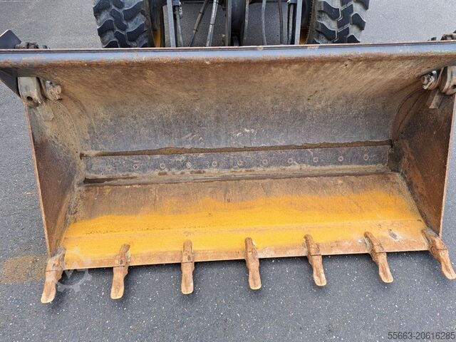 Încărcător frontal Nr. 17 Volvo L 30 G