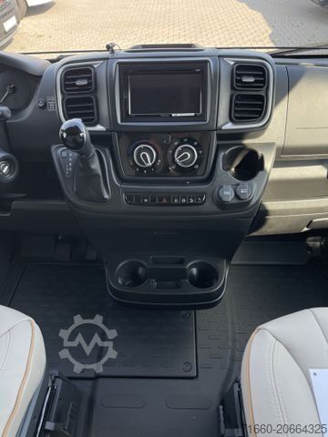 Halvintegrerad husbil BÜRSTNER B66 TD 690 ** Sondermodell B66 **