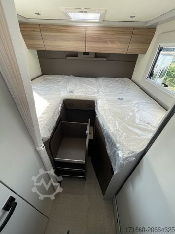 Halvintegrerad husbil BÜRSTNER B66 TD 690 ** Sondermodell B66 **