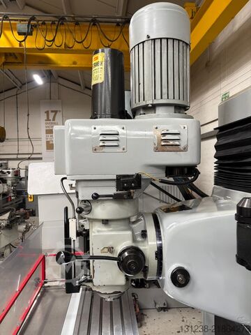 Frezarka narzędziowa XYZ Machine Toosl SMX 5000 3 Axis CNC Bed Milling Mach