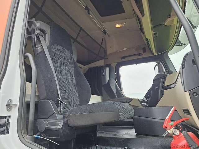 Standard-SZM MERCEDES-BENZ ACTROS 1851 LS Streamspace 2,30