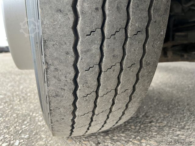 Podwozie furgonu MITSUBISHI Fuso Canter 9C18 5,8m Euro6d Klimaaut. Tempomat