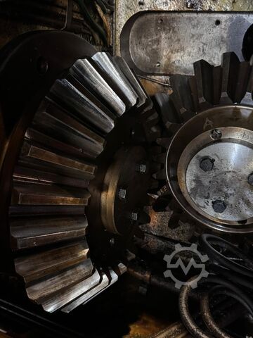 Prensa de porcas a quente HATEBUR AMP50