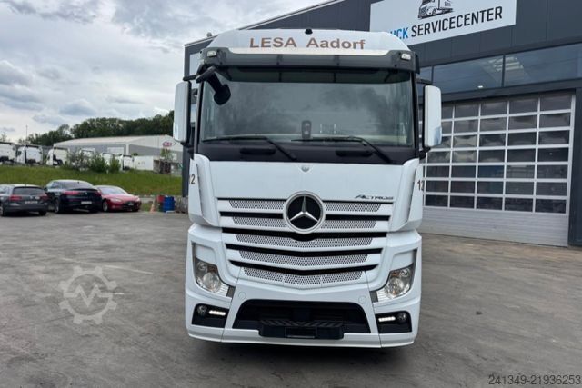 Camion à usage spécial MERCEDES-BENZ Actros 1842 mit Seitenöffnung und Kran